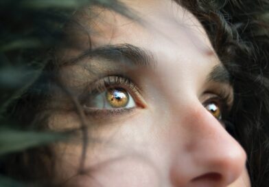 Video | What are those floaty things in your eye?